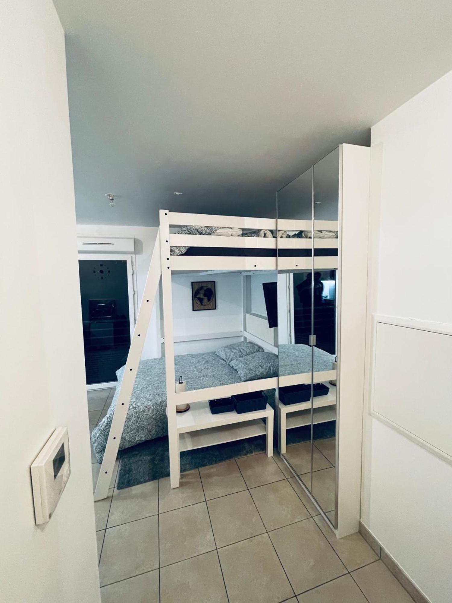 Thorigny-sur-Marne Appartement Lahcen מראה חיצוני תמונה